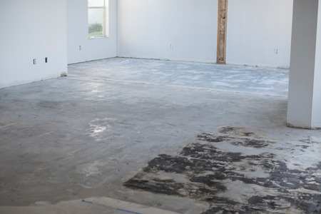 Dustless floor removal in Suntree living room